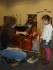 Initiation au violoncelle dans la salle des luthiers cs2013-initiation-violoncelle-1